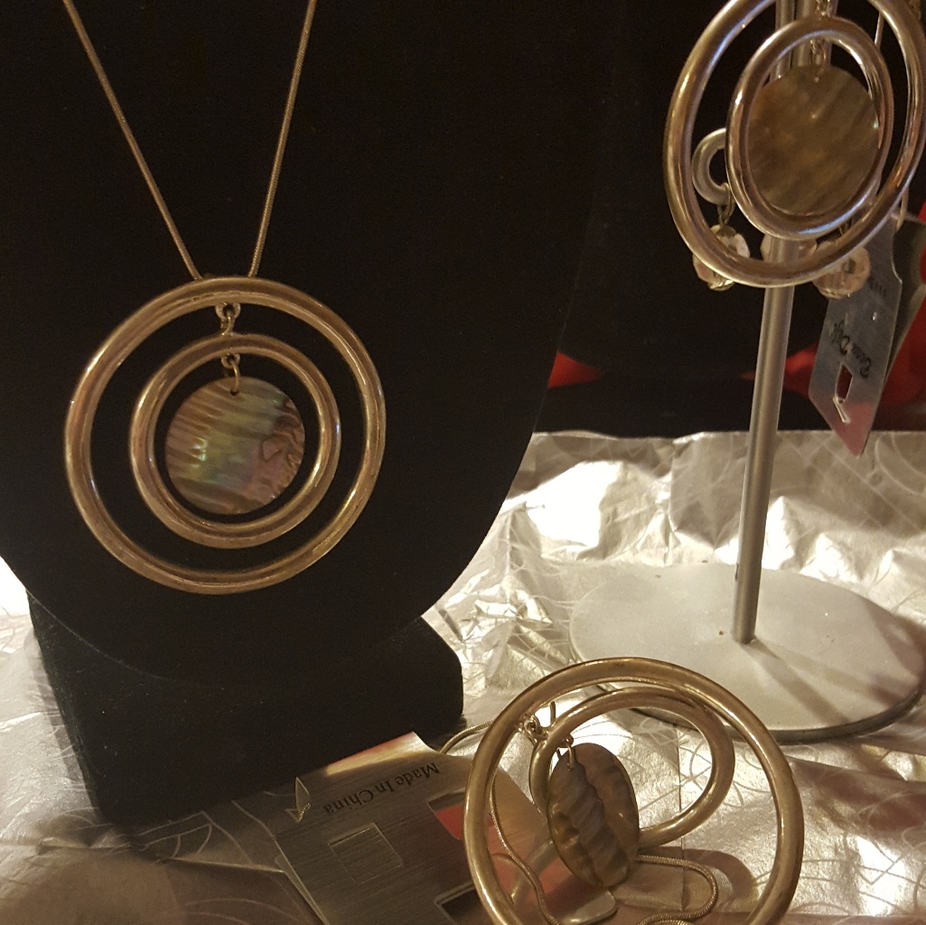 New Double Round Seashell Swival Pendant Necklace